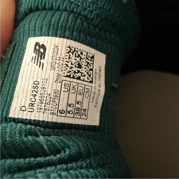 New Balance RC42 gum sole sneakers in green and white - Picture 10 of 11